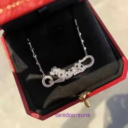 Högkvalitativ utsökt Carter smyckesdesigner halsbandsversion full diamant leopard för kvinnor v guld pläterade 18k rosmönster hänge med med originallåda