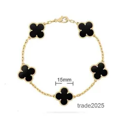 Bracciale di design Cleef Van Quadrifoglio Bracciale Van 4four Leaf Vanly Clover Clefly Charm 6 colori Bracciali Bracciale rigido in oro 18k Agata Conchiglia Madreperla per