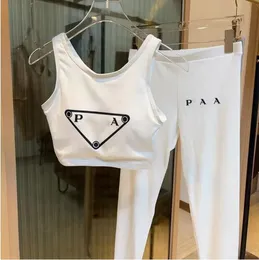 Kvinnor Tracksuits Yoga Outfits sömlös uppsättning modedesigner Gym sportkläder tryck bokstäver avslappnad jogging runda anda kvinna vit svett sui