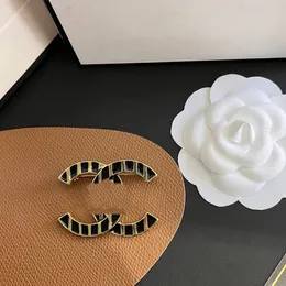 Marka Tasarımcı C Broş Mektubu Broşlar Kadın Erkekler Çiftler Lüks Rhinestone Elmas Kristal İnci Broche Suit Laple Pimleri Metal Moda Mücevher Aksesuarları