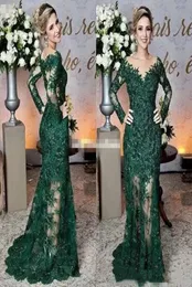 2022 Élégant vert foncé sirène dentelle mère de la mariée robes manches longues appliqué col en V robes d'invité de mariage grande taille Groom4126103