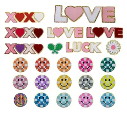 Letras em ferro em remendos XOXO Love Heart Chenille Patches com glitter costurados em apliques bordados Remendo de reparo DIY Projetos de artesanato para roupas Jaqueta Mochila
