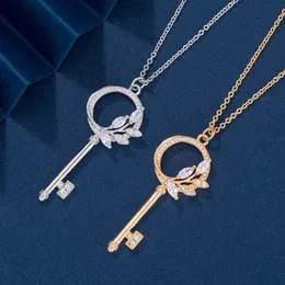 V Gold T Family Vine Key Necklace Female Flower Leaf Simple and Luxury Horse Eye Diamond Sweater Chain J78i