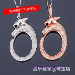 Högkvalitativ utsökt Carter Jewelery Designer Halsband S925 Silver Pendant Empty Support Oval 15 20mm Leopard Fashion Korean Edition med Original Box