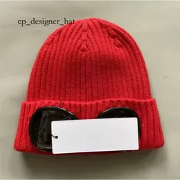 Diseñador Dos lentes Gafas Gafas Gorros Hombres CP Sombreros de punto Gorros de calavera Mujeres al aire libre Inevitable Gorro de invierno Negro Gris Bonnet 8765