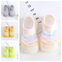 2024 novos primeiros caminhantes verão meninas meninos crianças lindas sandálias sapatos de bebê 1-4 anos de idade chinelos de criança sola macia fundo crianças sapatos de grife antiderrapante