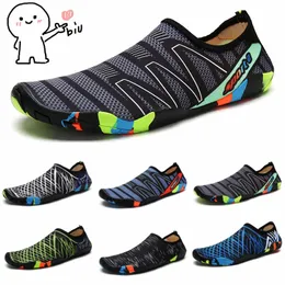 Hausschuhe Splice Regenbogen Sandalen Designer Schuhe Mode Eagle Head Intarsien Diamant Slipper Sommer