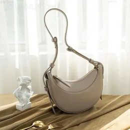 10a enkel designerväska för lady luxurys handväska snyggt massivt brungrå vit Borse Half Moon modetillbehör axelväska blixtlås stängning