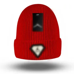 Klassisk designer Autumn Winter Hot Style Beanie Hats Män och kvinnor mode 6 färger Stickat Cap Autumn Wool Outdoor Warm Skull Caps J-6