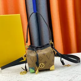 Högkvalitativ mini hinkväska noe handväska online bara luxurys handväskor kvinnor mode läder crossbody axelväskor totes koppling purses plånbok kors kropp