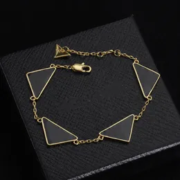 Modische klassische Unisex-Dreieck-Charm-Armbänder, 18 Karat Gold, Silber, Mädchen- und Herren-Armband, Valentinstag, Muttertag, Verlobungsschmuck