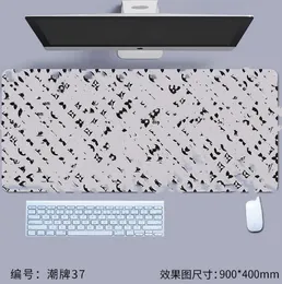 Novo oversized mouse pad na moda marca graffiti jogo oversized teclado de computador engrossado antiderrapante mesa