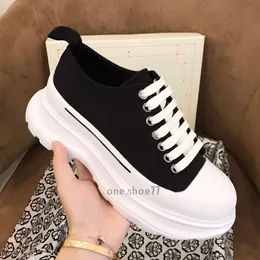 Plattformskor för kvinnor Luxe Canvas Shoe des Chaussures Designer Woman Trainer Sneakers Outdoor Man Black and White Paris