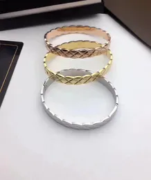 Pulseira de luxo feminina pulseira de ouro marca de moda designer argyle carta de verificação impressa pulseira canal pulseira de aço inoxidável feminino jóias de casamento amor presente