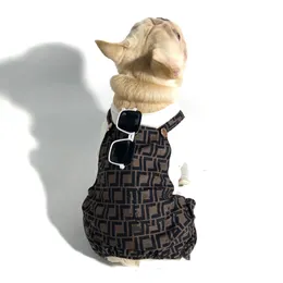 小型犬のための犬の服デザイナーの豪華なペットセーターポメラニアンチワワス猫犬服ペット用品