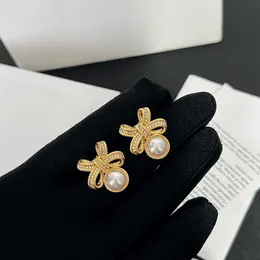 Stud Luksusowe kolczyki marki projektant Bowknot Stud Kolczyki Pearl Studs for Women Gold Splated Bowknot Earring