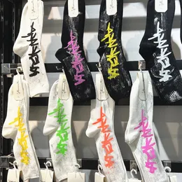 Skarpetki męskie Projektantki Pure Cotton Short Socks List Graffiti Kolorowy haft haftowy w stylu Hip Hop Sports Sports Sports