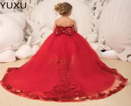 2022 Kırmızı Dantel Çiçek Kızlar Düğünler İçin Jewel Neckes Prenses Saten Sizli Yüksek Düşük Küçük Kızlar Pageant Elbiseleri Yay 4171726
