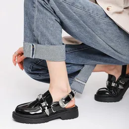 드레스 슈즈 슬링 백 로퍼 금속 장식 둥근 발가락 둥근 플랫 힐 벨트 버클 버클 zapatos para damas en oferta 디자이너 브랜드