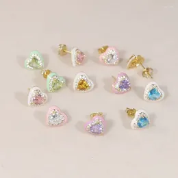 Orecchini a bottone con cuore smaltato pastello in 6 zirconi colorati - Bling CZ geometrico da donna all'ingrosso