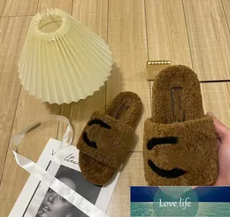 Pantofole con plateau in lana di agnello nuove di lana di qualità, morbide e piatte da donna per scarpe casual da donna all'aperto