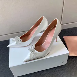 Amina Muaddi Crystal Studded Bows Dress Shoes Pumpar Pumpar Point-Toe Satin Patent Leather Stiletto Heels Luxury Designers Evening Party Wedding Heeled