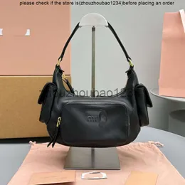 10A Nova Locomotiva Axila Bolsas de Ombro Mulheres Designer Bolsas Simples Pacote de Axilas Multi Bolso Verão Commuter Bolsa Fechamento com Zíper Lateral Bolso com Fivela Magnética