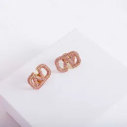 Pendientes de tuerca de diseñador para mujer, tachuelas de diamantes, tachuelas de cristal rosa de lujo con letras en v para niña, joyería de moda, regalo de aniversario