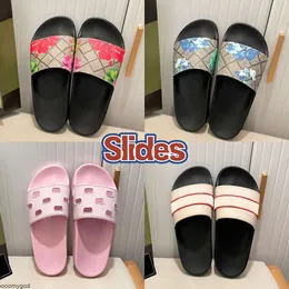 Med boxdesigner tofflor Mens Slide Flats Sandaler Black Web Gummi Slides Canvas Blue Flowers Strawberry Print Beach Slipper Summer Flip Flops Womens Sandal Shoes