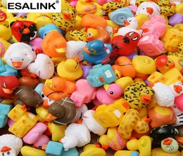 Esalink 100pcs Banyo oyuncakları rastgele kauçuk ördek çok stil bebek banyo banyo su oyuncak yüzme havuzu yüzer oyuncak ördek 2010153948990