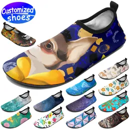 カスタマイズされた靴Aqua Shoes Lovers Aquatic Sport Water Skiing Cartoon Diy Shoesファッションカジュアルシューズ男性女性靴屋外スニーカーブルービッグサイズEUR 35-47