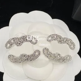 Orecchino con ciondolo a forma di diamante semplice di nuova tendenza con orecchino di cristallo lucido ed elegante con cofanetto