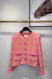 Frühjahrsjacke aus rosa-orange kariertem, lockerem Tweed mit Rundhalsausschnitt und langen Ärmeln für Damen 240118