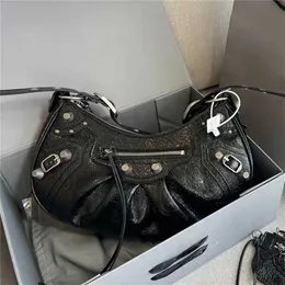 Nova família Le Cagole Locomotiva três em um plissado crescente couro de vaca axilas um ombro crossbody feminino 80% de desconto nos pontos de venda slae