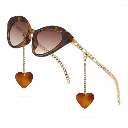 Óculos de sol 2024 Moda Cat Eye Mulheres Designer Feminino Amor Pingente Eyewear Corrente de Ouro Acetato UV400