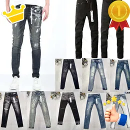 Pantaloni da motociclista da motociclista strappati da uomo di design viola nero effetto consumato per uomo Jeans slim streetwear di design da uomo di moda taglia 29-40. s'