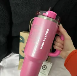 ABD Stok Sınırlı Edition Starbucks Mugs H2.0 Kış Pembe Cosmo Parada ortak markalı Flamingo Sevgililer Günü Hediyesi 40oz Hedef Kırmızı Kupalar Tumblers Su Şişeleri