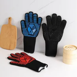 New high temperature resistant and heat-insulating gloves for household kitchens, microwaves, ovens, insulation and baking utensils, flame-retardant silicone gloves