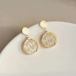 Brincos pendurados moda retro design sênior feminino temperamento eardrop boutique cartilagem piercing acessórios de orelha jóias ocas