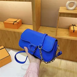 Nummer 5821 Damen 2023 neue Sommerschnalle kleine quadratische Mode einfache Umhängetasche Taschen