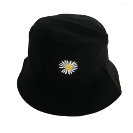 Berets Unisex Fashion Summer Reversible Little Daisies Printed Fisherman Caps Bucket Hats Gorro Pescador Men Women