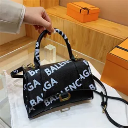 2023 Fashion Design Leather Crossbody Bags for Women Luxury Version Simple Shoulder Bag Kvinnlig handväska och handväska 80% rabatt på uttag Slae
