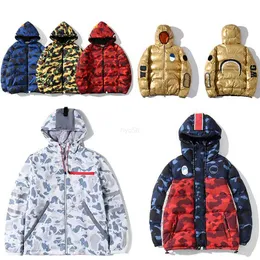 Mens Down Parkas Shark 디자이너 Mens Camouflage Puffer Jackets Womens Down Coat Japan Man Fashion Print Parkas Windbreaker 외부웨어 클래식 스트리트 스타일 크기 MLXL