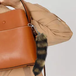 Schlüsselanhänger Faux Waschbär Schwanz Tasche Dekoration Weiche Flauschige Pelz Schlüsselanhänger Anhänger mit Karabinerverschluss für DIY Auto