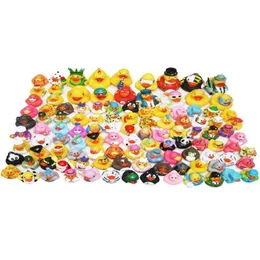 Brinquedos de banho Brinquedo de banho inteiro flutuante borracha espremer som bonito adorável para chá de bebê 2050100pcs estilos aleatórios 20046464194421907 gota dhlwn