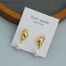 Designerin Kate Spad Jewelry Ks Jewelry Golden Conch Echte Perlenohrringe Anhänger Messing Galvanisierte Echtgoldohrringe