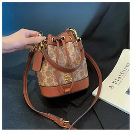 Nummer 5821 voor dames Nieuwe trendy en bedrukte crossbody-emmer voor dames, hoogwaardige veelzijdige schoudertas