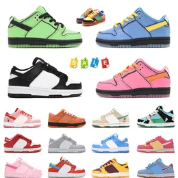 Panda Sneakers Scarpe da corsa Ragazzi e ragazze Panda Nero Bianco Aragosta Triple Rosa Fruttato Pebble Strangelove University Blu Piattaforma per bambini Scarpe da ginnastica per bambini