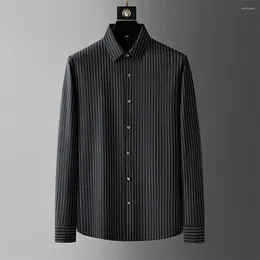 Męskie koszule 2024 Spring Striped Men Long Rleeve Slim Fit Shirt bezproblemowy elastyczny biznes i ubrania społeczne