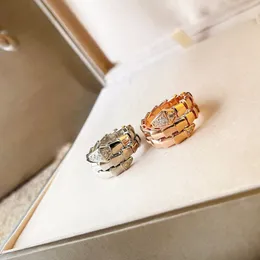 Yılan Yüzükleri 18K Anello Altın Gümüş Kaplama Serpentii Halkası 10 Stil Sarılı Yüzük 3 Renk Bükülmüş Halat Halk Tasarımı Geometri Yüzükleri Kutu Sevgililer Günü Set Hediyeler